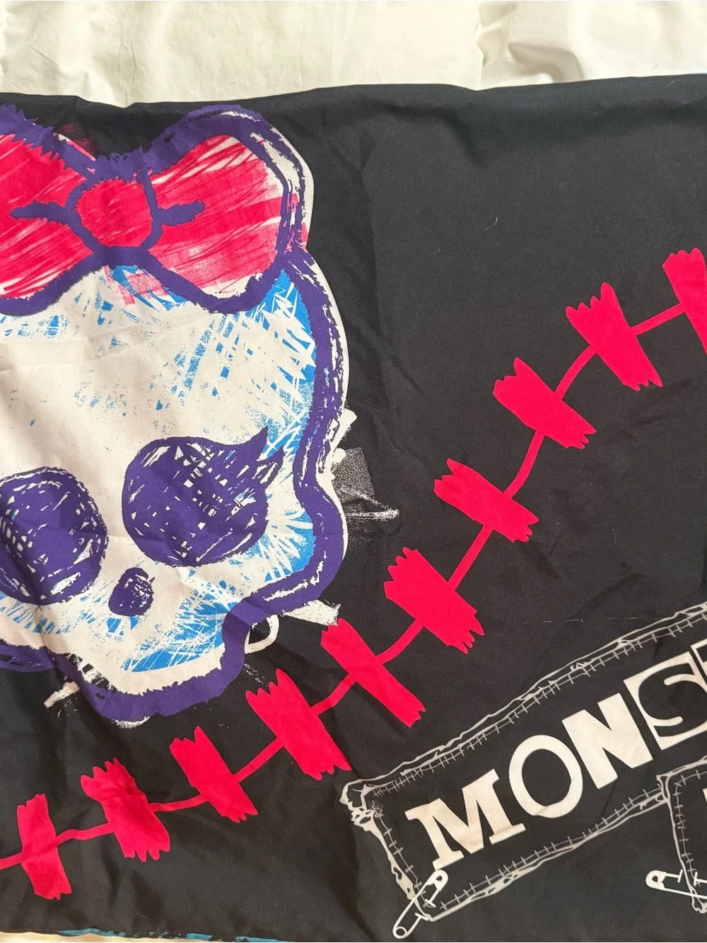 Monster High twin bedset. Comforter, fitted sheet, top sheet, pillowcase RARE